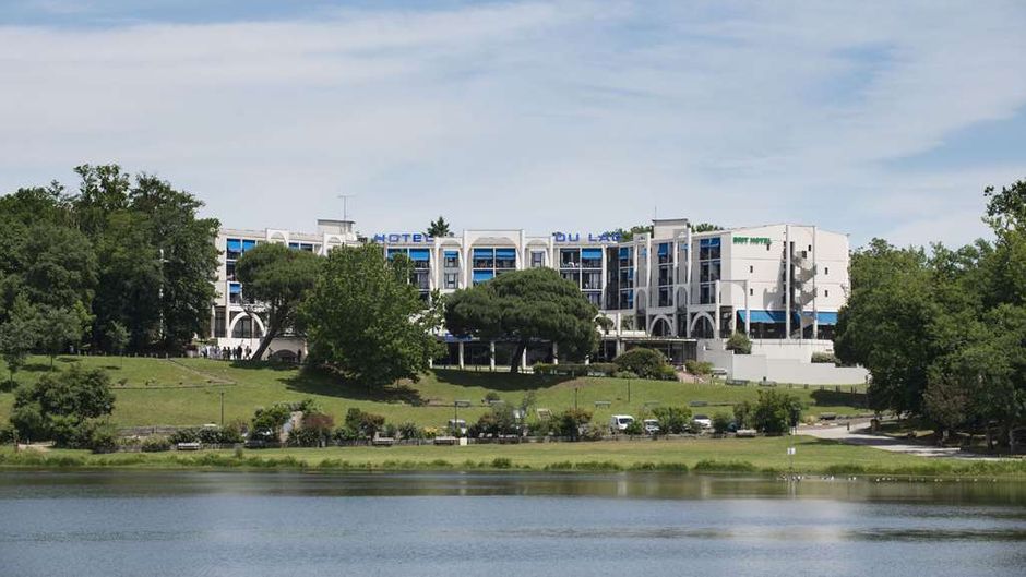 Brit Hotel du Lac Exterior
