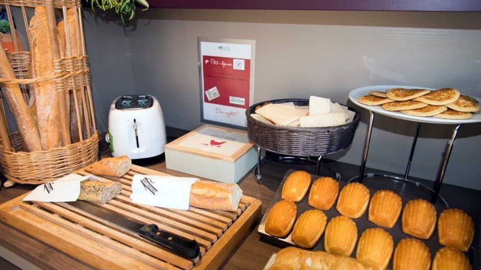 Brit Hotel Le Cheops Tours Restaurant
