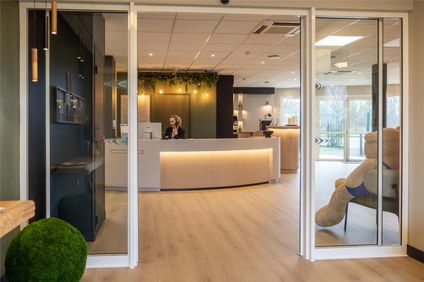Brit Hotel l'Adresse