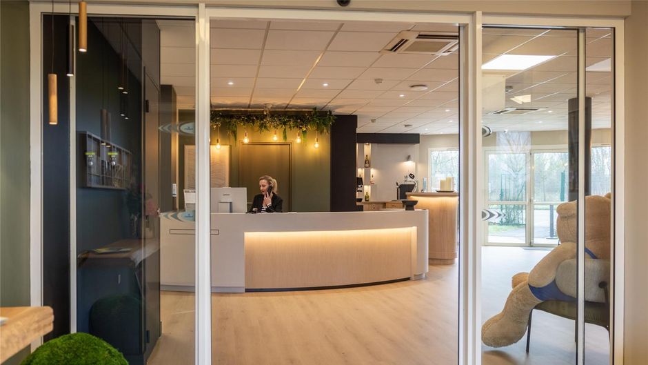 Brit Hotel l'Adresse Lobby