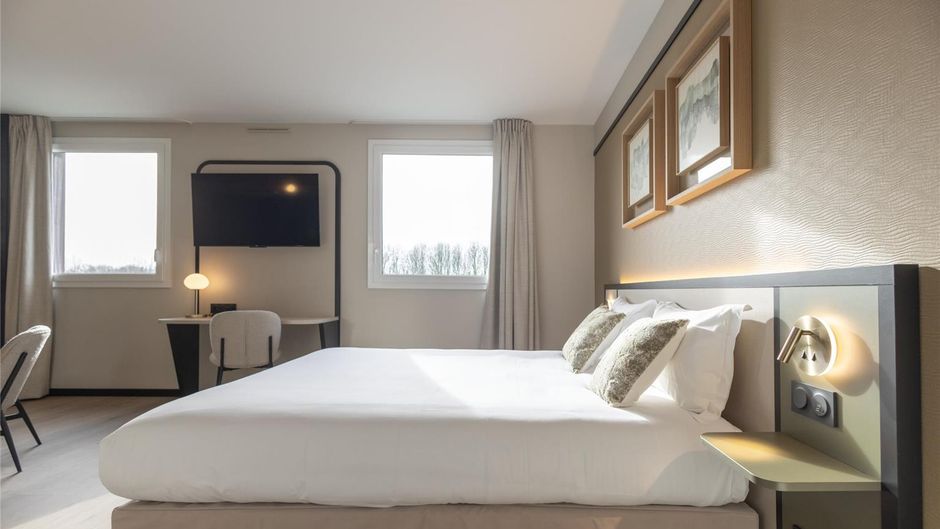 Brit Hotel l'Adresse Room