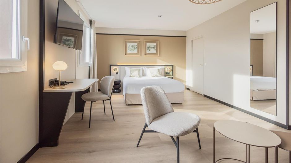 Brit Hotel l'Adresse Room