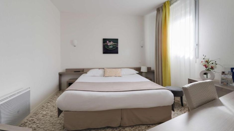 Brit Hotel Alghotel Room