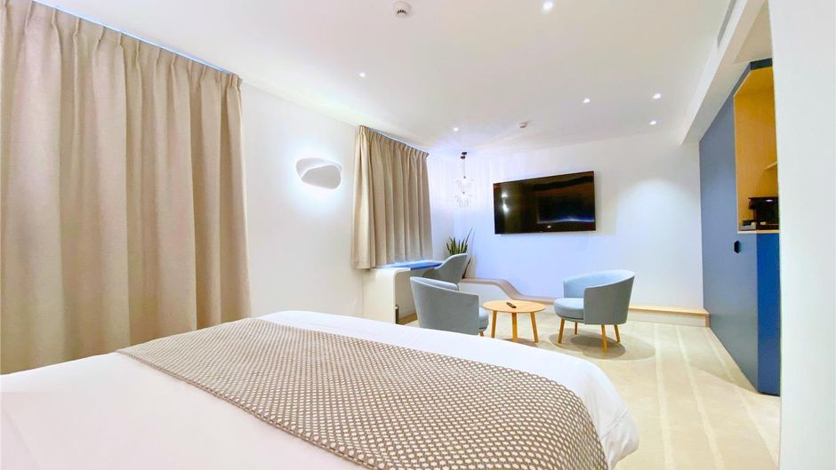 Brit Hotel Du Parc Fougeres Room