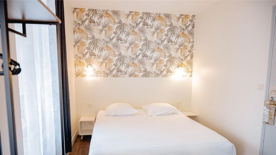 Brit Hotel L'Arrivee Guingamp Room