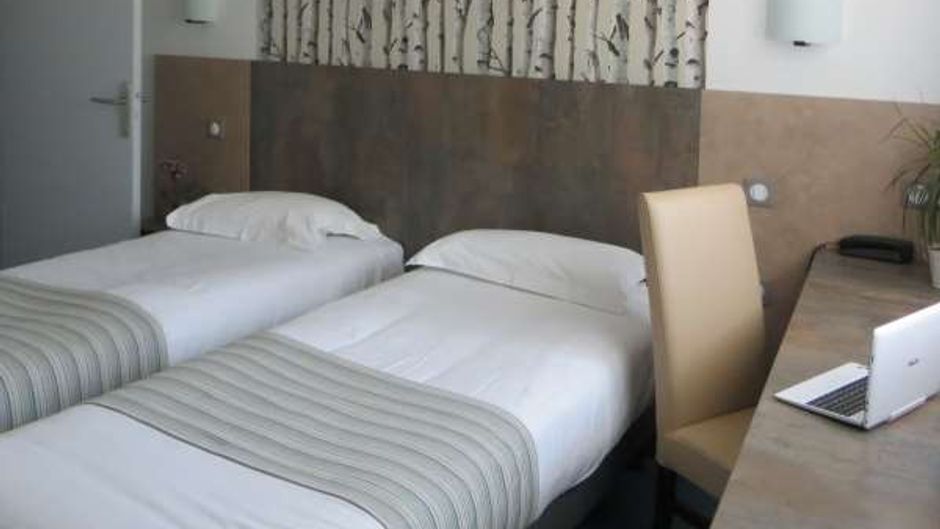 Brit Hotel Hermes Room