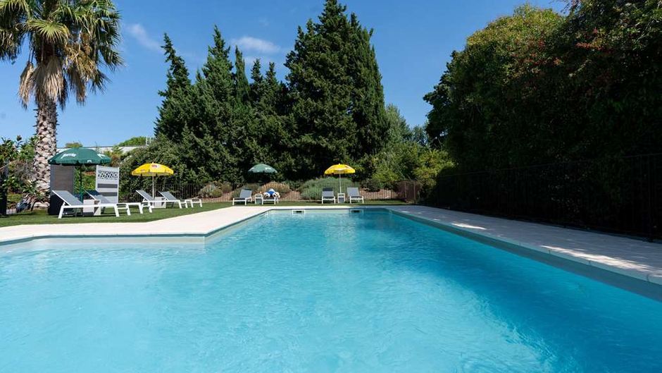 Brit Hotel Avignon Sud - Le Calendal Pool