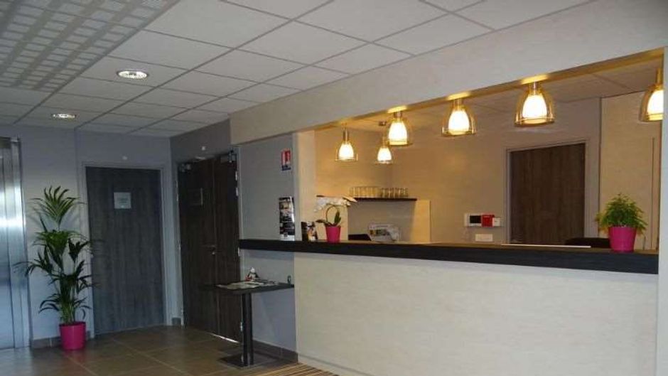 Brit Hotel Touvotel Lobby