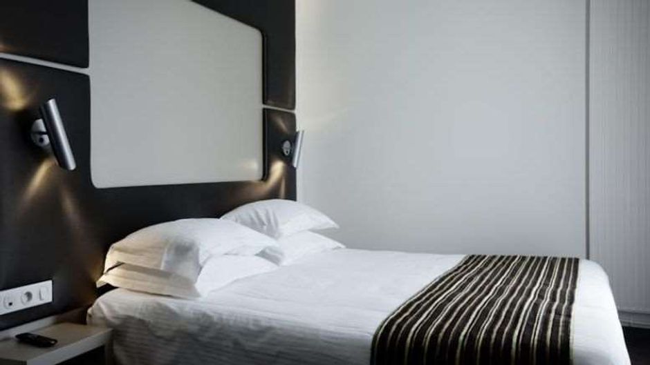 Brit Hotel De Grignan Room