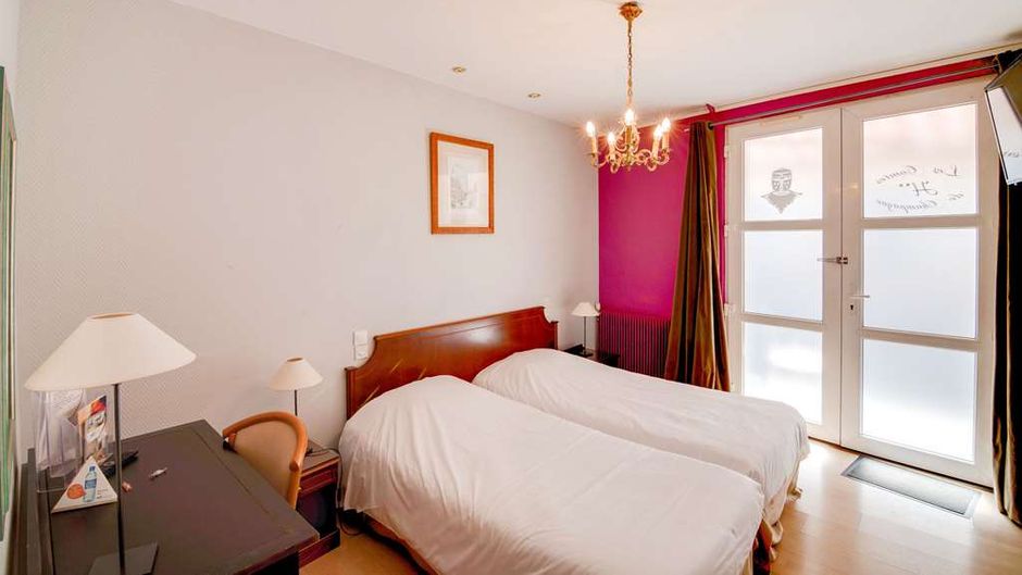 Brit Hotel Les Comtes de Champagne Room