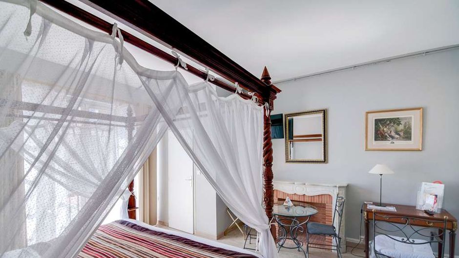 Brit Hotel Les Comtes de Champagne Room