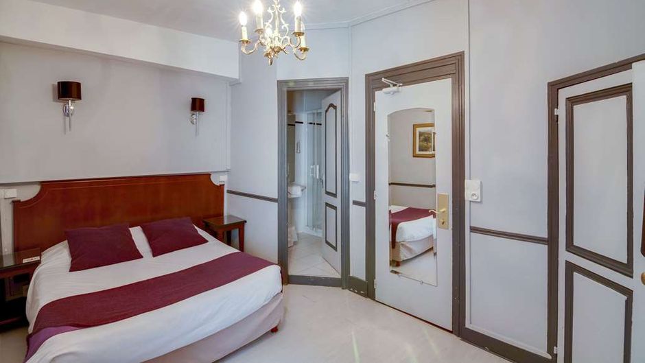 Brit Hotel Les Comtes de Champagne Room