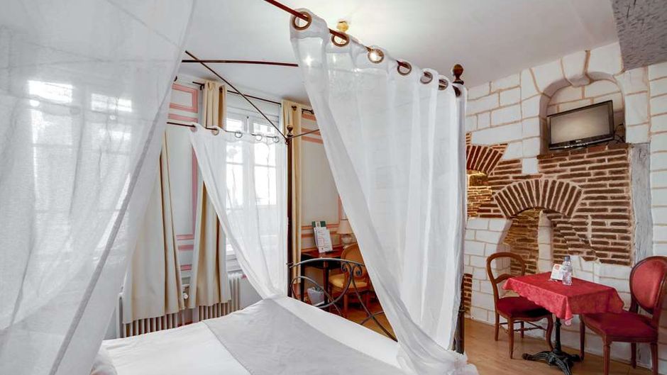 Brit Hotel Les Comtes de Champagne Room