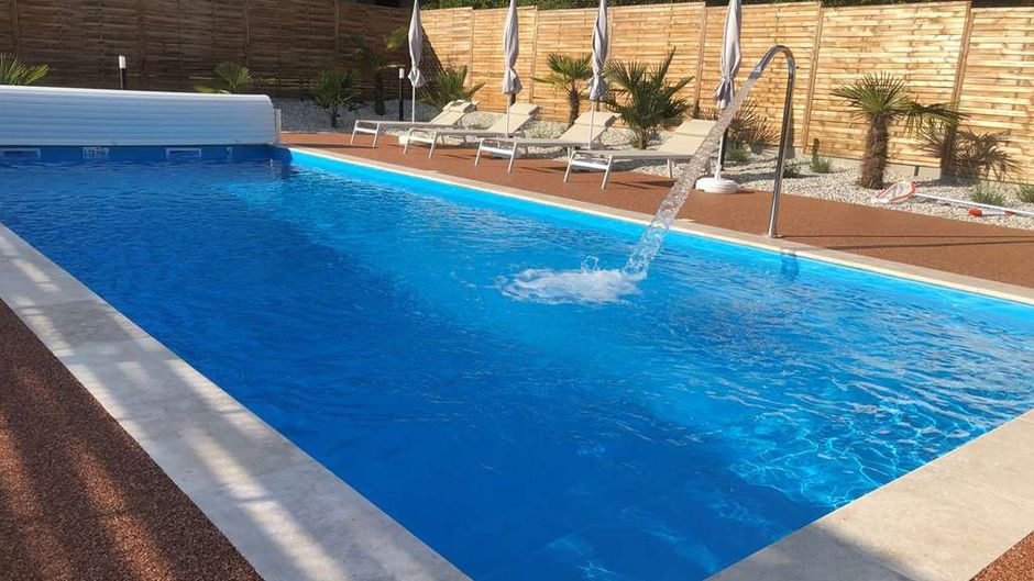 Brit Hotel Brive - Malemort sur Correze Pool