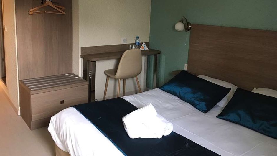 Brit Hotel Salon de Provence Room