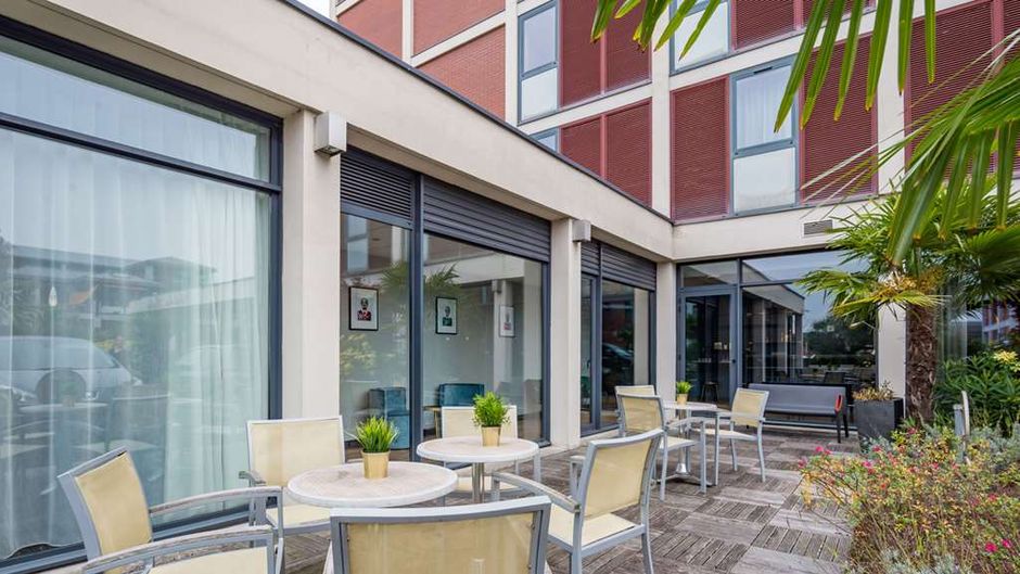 Brit Hotel Du Stade Exterior