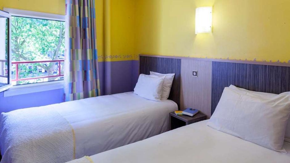 Brit Hotel Le Lion d'Or Chinon Room