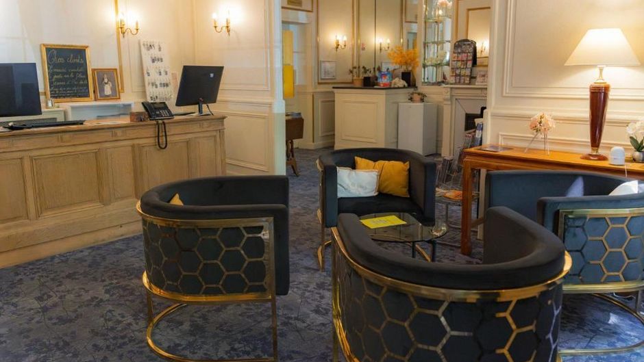 Brit Hotel Le Lion d'Or Chinon Lobby