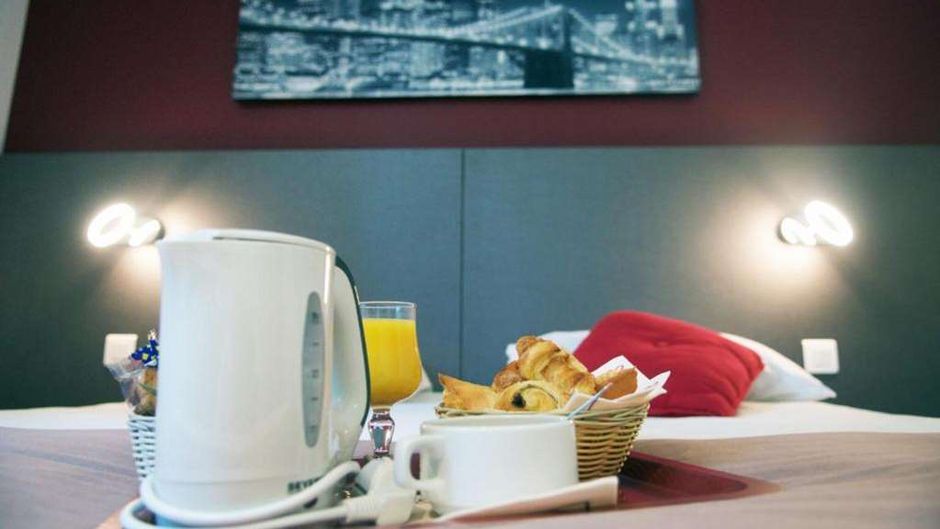 Best Hotel Montpellier Euromedecine Room