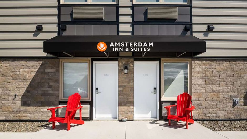 Amsterdam Inn & Suites, Ascend Hotel Exterior