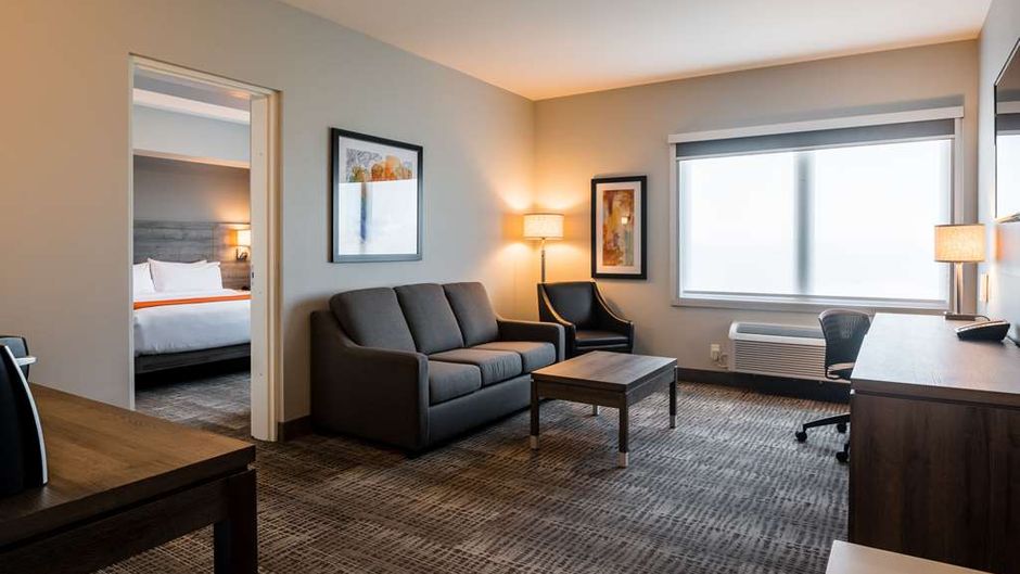 Amsterdam Inn & Suites, Ascend Hotel Suite
