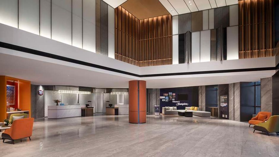 Hampton BJS Communication Univ Lobby