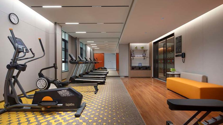 Hampton BJS Communication Univ Health