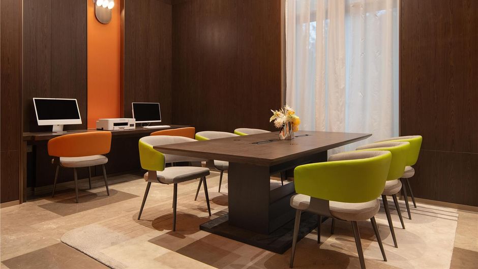 Hampton by Hilton Heihe Lobby