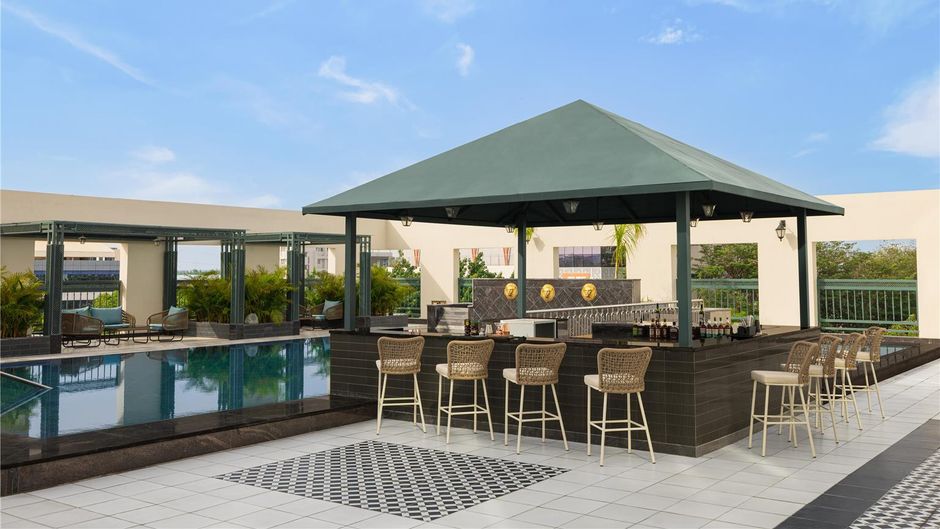 DoubleTree Hilton Bengaluru Airport Pool