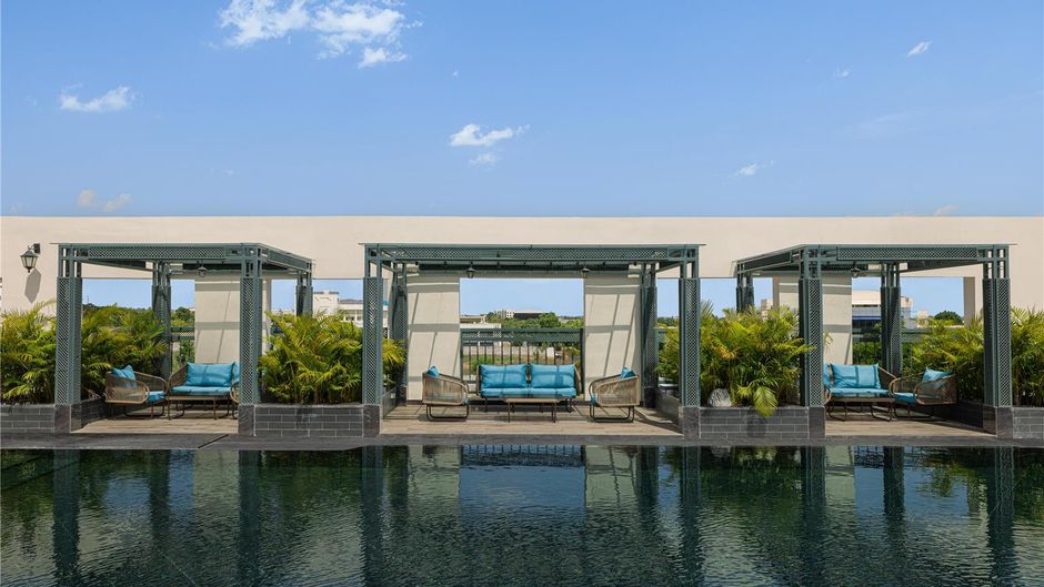 DoubleTree Hilton Bengaluru Airport Pool