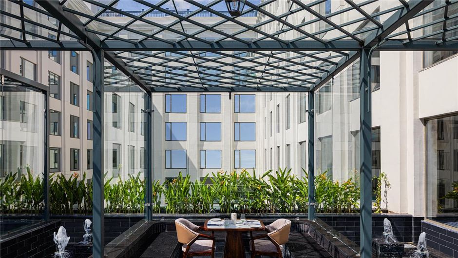 DoubleTree Hilton Bengaluru Airport Restaurant