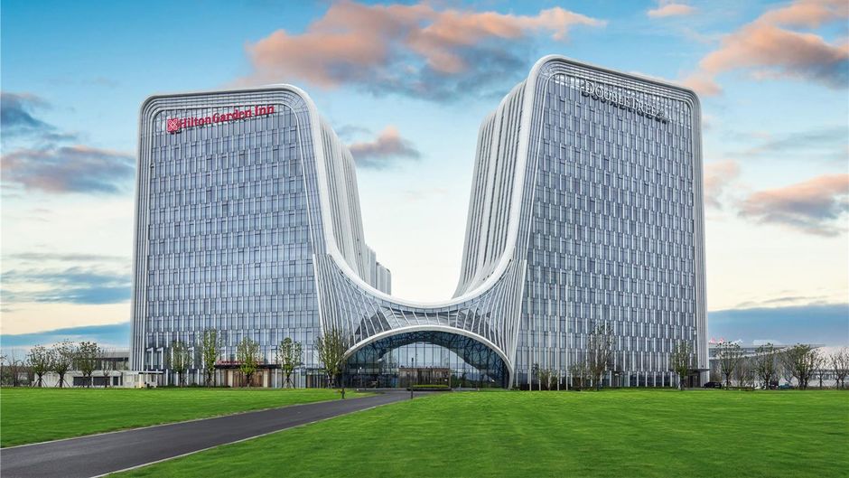 Hilton Garden Inn Zhengzhou Airport Exterior