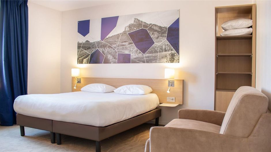 Brit Hotel Macon Centre Gare Room