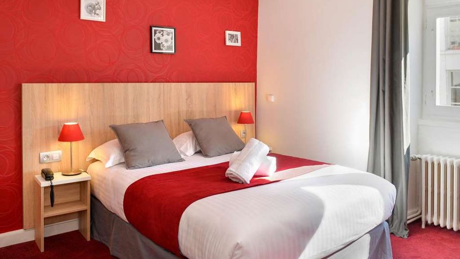 Hotel Le Puits Dore Room