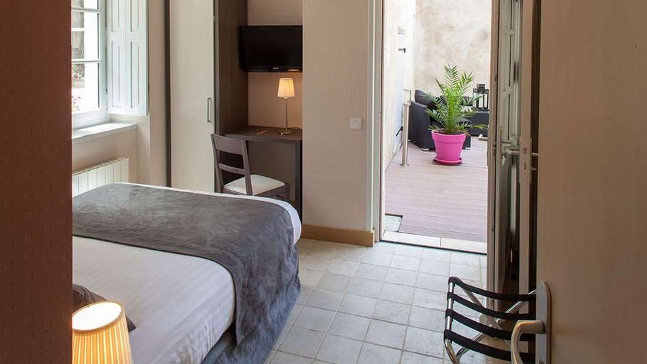 Hotel Le Puits Dore Room