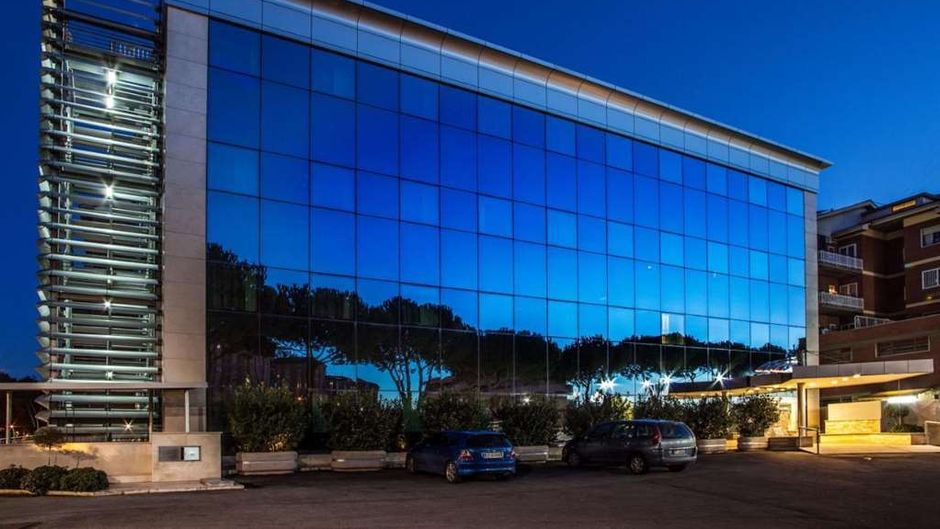 Hotel Artis Exterior