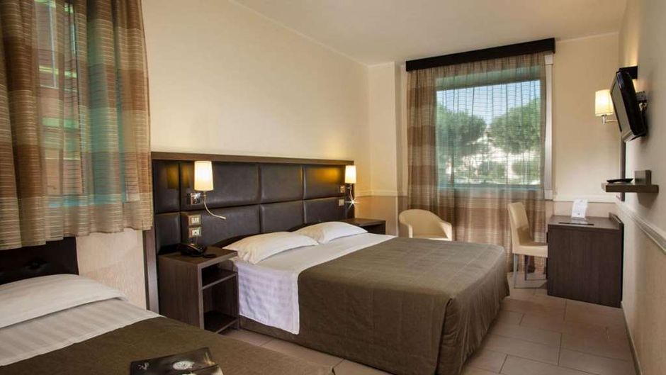 Hotel Artis Room