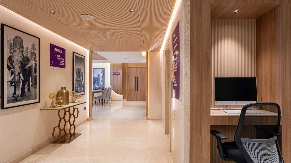 Park Inn & Suites by Radisson Bengaluru Lobby