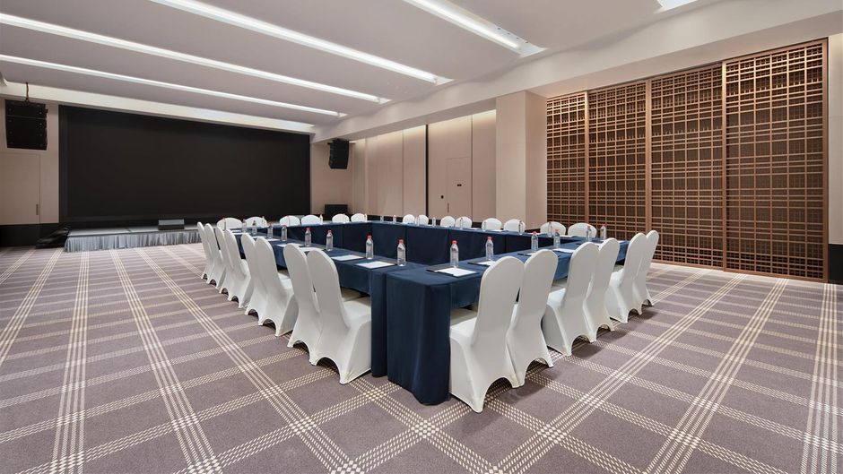 Hampton Changchun Jingyue Meeting