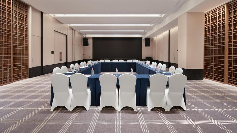 Hampton Changchun Jingyue Meeting