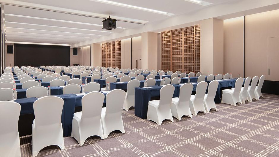 Hampton Changchun Jingyue Meeting
