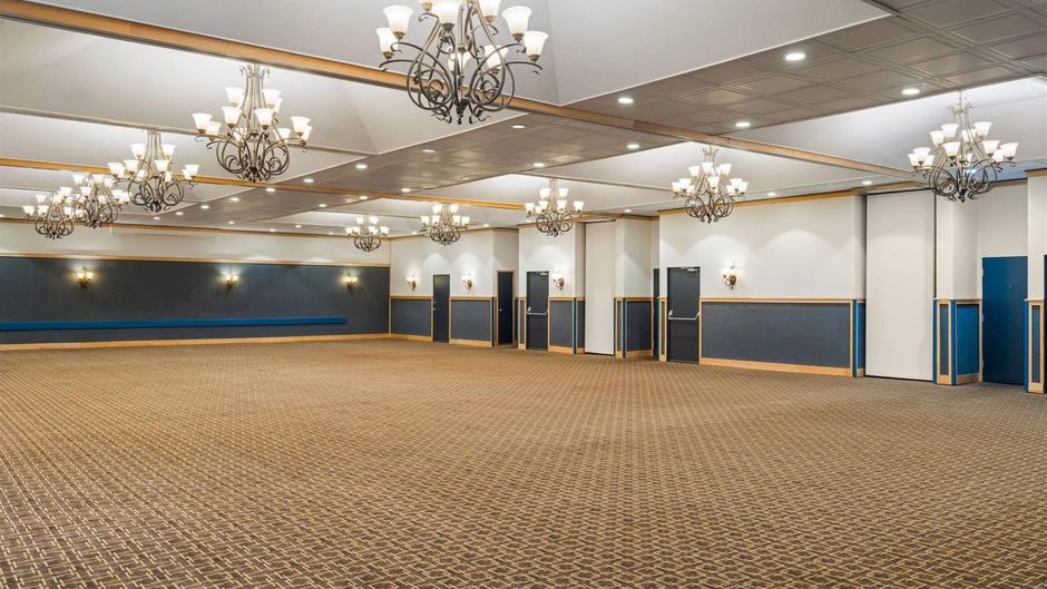 Sternwheeler Hotel & Conference Center Ballroom