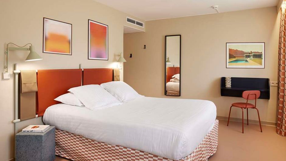 Hotel des Victoires Room