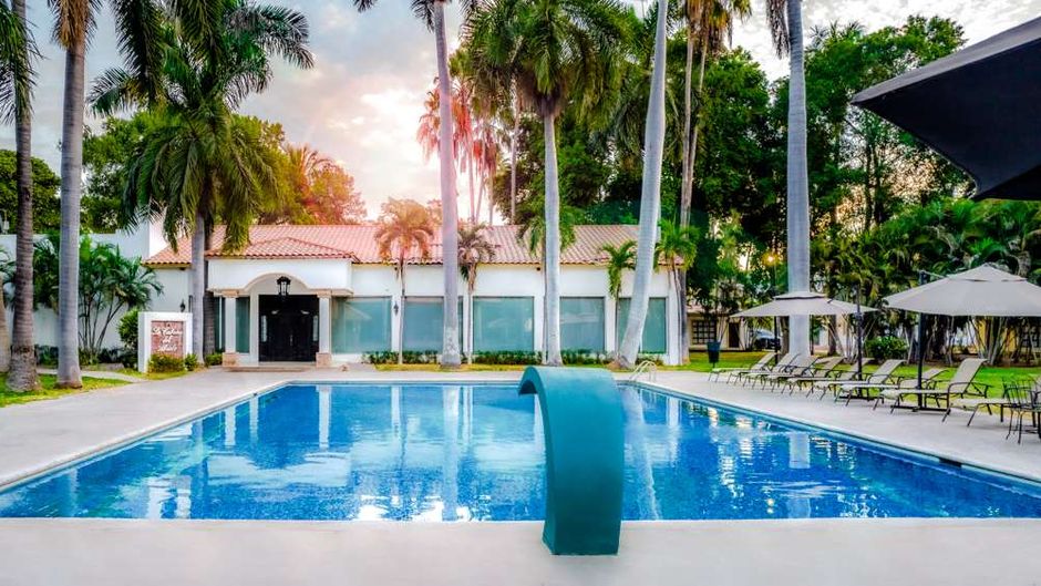 InHouse Select Hacienda Tres Rios Pool