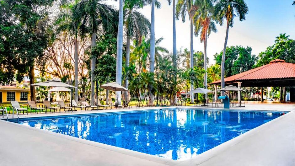 InHouse Select Hacienda Tres Rios Pool
