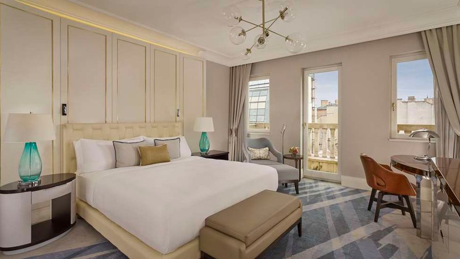 Al Habtoor Palace Room