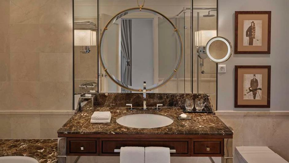 Al Habtoor Palace Room