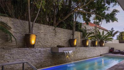 Mantis No5 Boutique Art Hotel