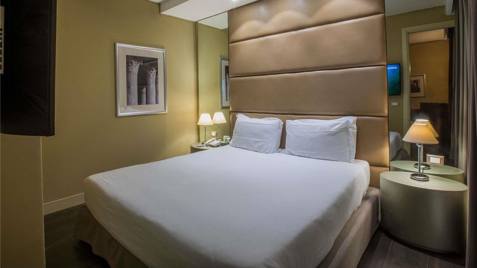 Mercure Roma Centro St John Room