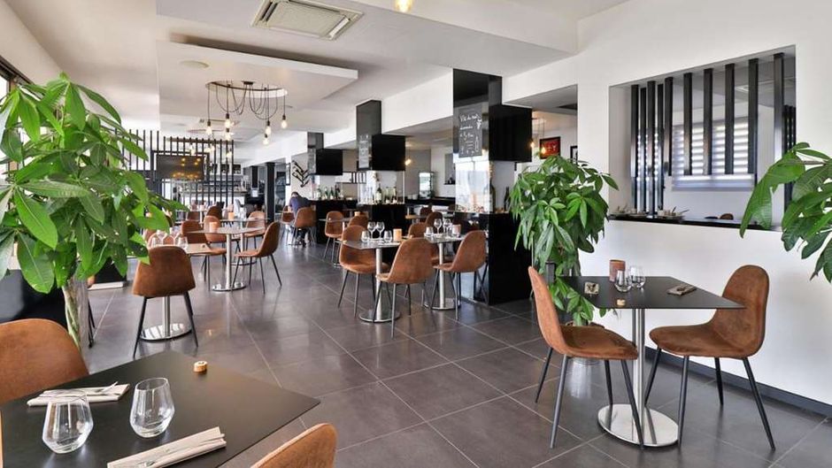 Perla Riviera Restaurant
